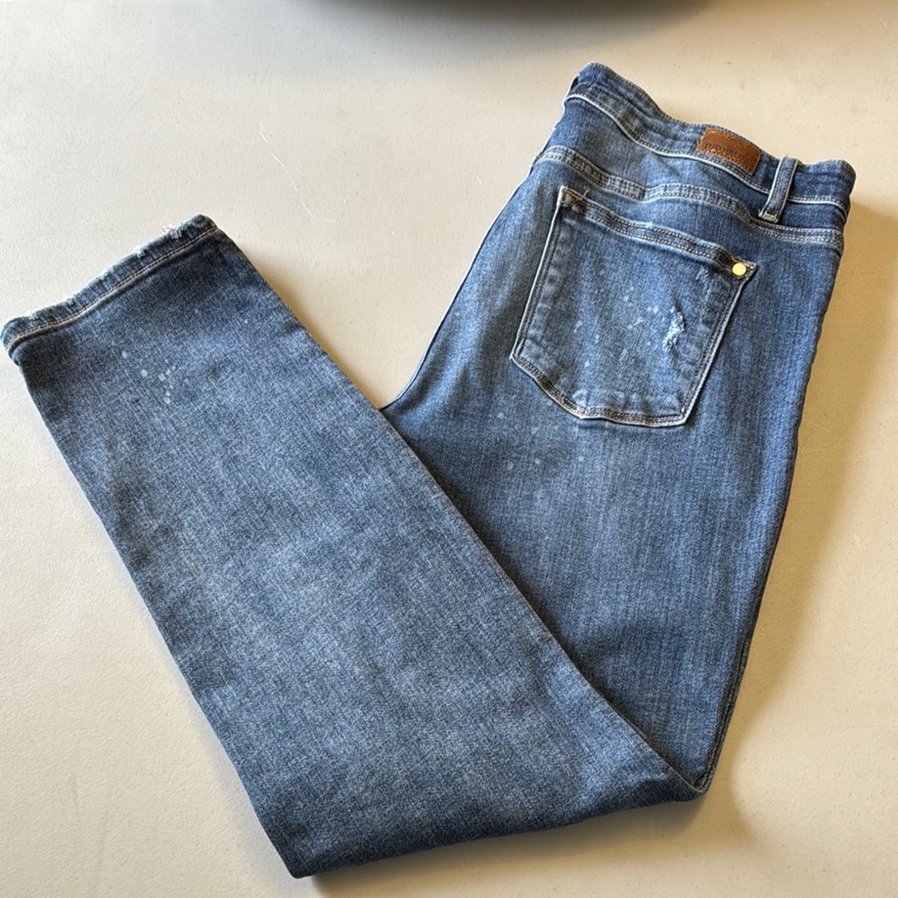 Judy Blue Boyfriend Fit Jeans with Bleach Splash & Distress